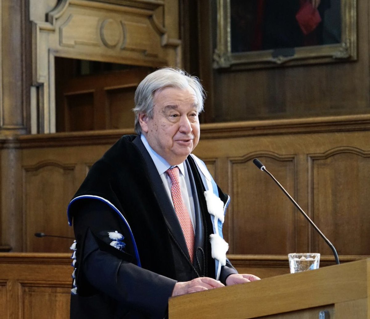 António Guterres (@antonioguterres) on Twitter photo I thank the KU Leuven and UCLouvain Universities for awarding the <a href="/UN/">United Nations</a> an honorary doctorate.
By bestowing this honour at this consequential time, you are sending a clear message of support for our mission & a message of solidarity to all those working to make it real. I thank the KU Leuven and UCLouvain Universities for awarding the <a href="/UN/">United Nations</a> an honorary doctorate.
By bestowing this honour at this consequential time, you are sending a clear message of support for our mission & a message of solidarity to all those working to make it real.