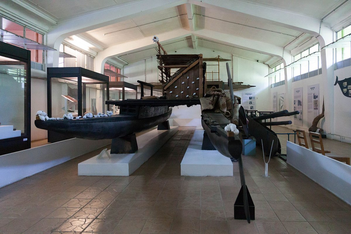 The Ratu Finau Drua, a Fijian double-hulled boat built in 1913 under the directions of a master canoe builder named Ratu Finau Ulugalala.
It's 13.43 m long, small by drua standards, and is currently housed at the Fiji Museum in Suva.