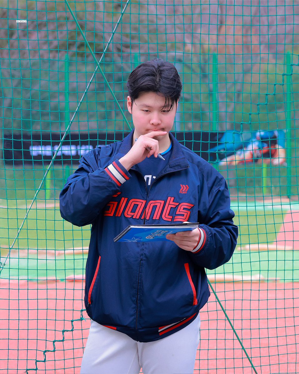 질문 대답 골똘히 생각하는 미르,,🤔