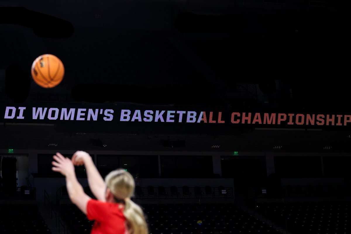 Shots 🆙 in South Carolina 🗑️🏀

#GoUtes