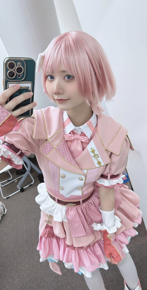以前、アニソフィアイベントで
コスプレを務めさせていただいた
#桜葉まあや ちゃん【@maaya_anisophia】
ついにデビューしました…🌸📖

初配信は3/26（水）20:00-！
どんな子なのか今からでも楽しみです♡ https://t.co/Y5DUfbiQ8i