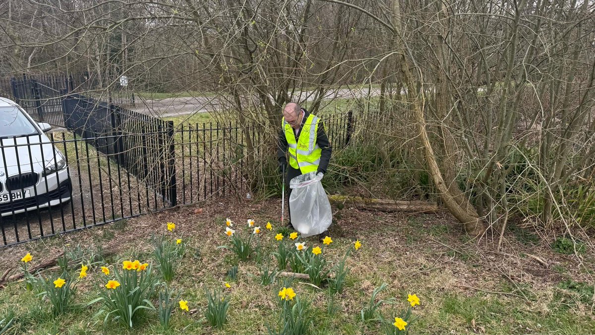 Proudly supporting ⁦<a href="/ManCityCouncil/">Manchester City Council</a>⁩’s #McrSpringClean25 with local Councillors ⁦<a href="/KeepBritainTidy/">Keep Britain Tidy</a>⁩, local schools and volunteers up at Boggart Hole Clough this morning, all part of our big investment in cleaner and safer streets across #Manchester