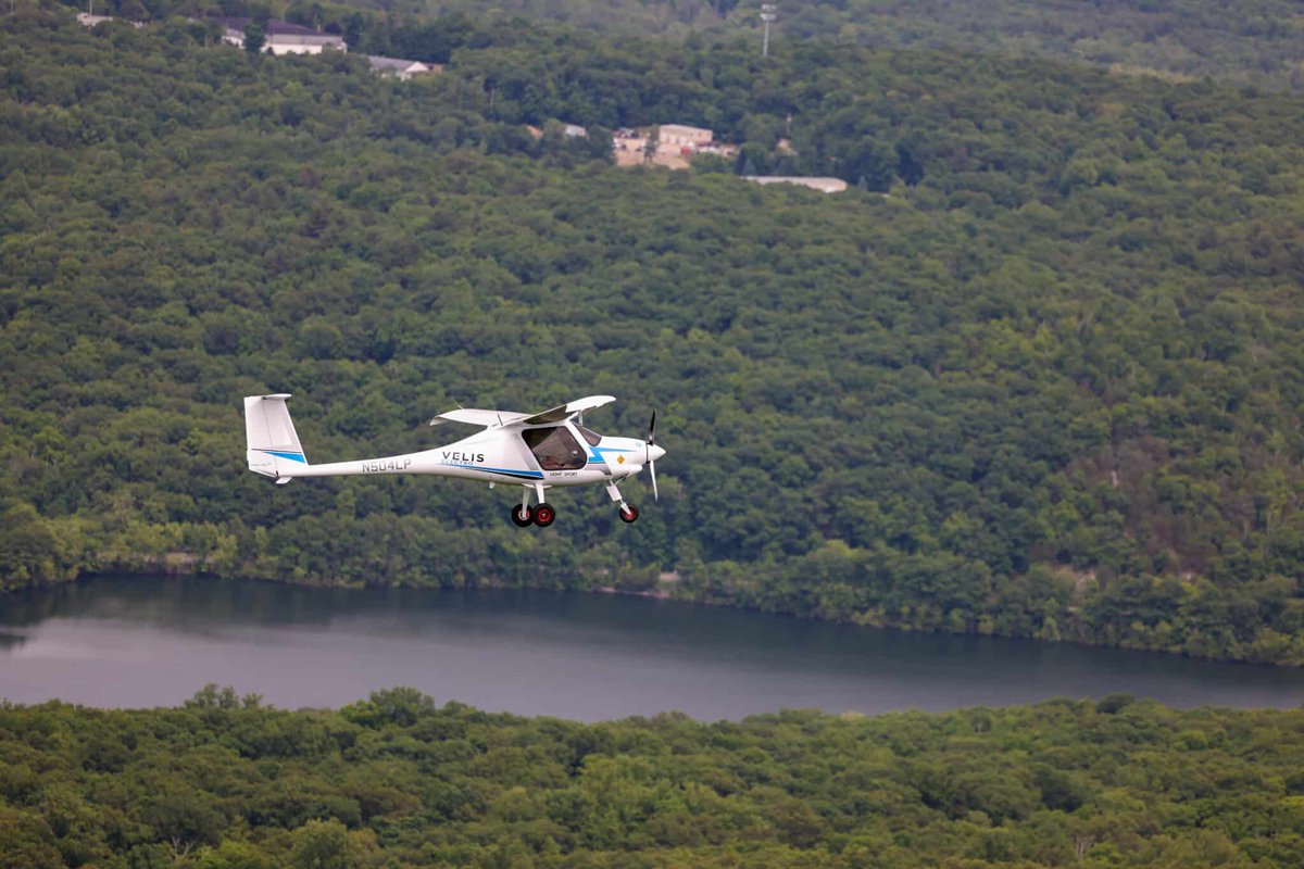 inyerself's tweet image. Pipistrel&apos;s Velis Electro Trainer Airplane Takes to the Skies!
l8r.it/RbJw #aviation #pipistrel #electricvehicles #innovation #technology #medium #inyerself #friday #
#spring #weekendmood #fridayvibes #friyay