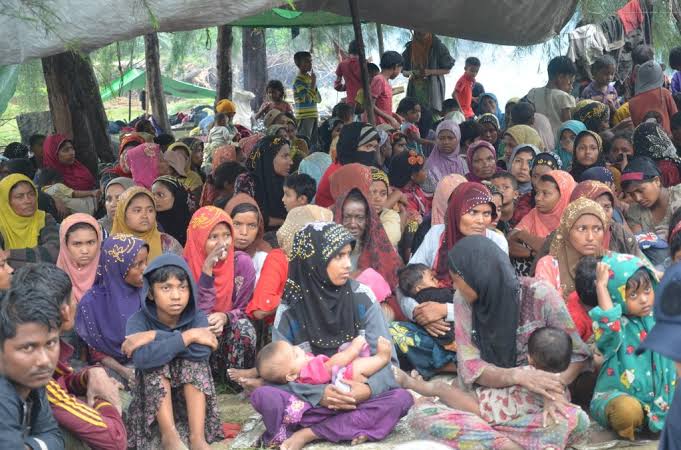 RRANforRohingya's tweet photo. Over 200,000 Rohingya live in makeshift camps. Conditions are dire! #HelpRohingya
Estimated 18,000 Rohingya children are at risk of not receiving an education. #InvestInChildren
The Rohingya face severe restrictions on their freedom&movement. It’s time to act! #FreedomForRohingya https://t.co/lzUfEZcQED