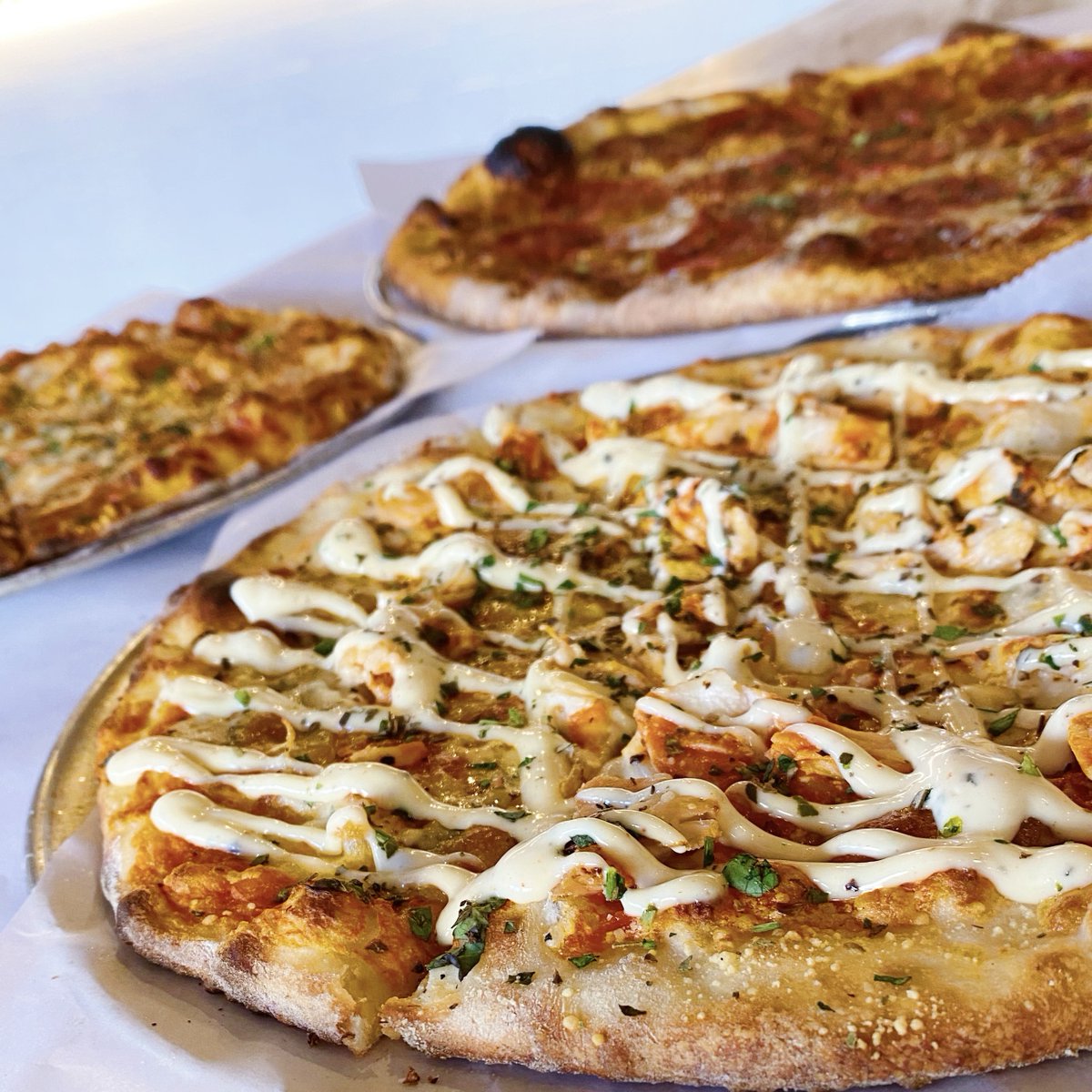UnionParkPizza's tweet photo. How about a little buffalo chicken with that homemade ranch sauce?? 🐓🌶️🍕

#homemade #sauce #buffalo #pizza #boston #newburystreet https://t.co/qOuX5pRy6v