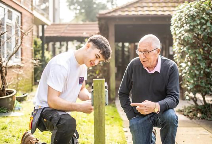 bcp_homes's tweet image. This is Freddie, an electrical apprentice with one of our involved resident’s Stephen, who was an electrical apprentice himself.

Stephen said: “I enjoyed my time as an apprentice. As well as learning the job, I learnt many life skills too.”

#careers #training #growingskills