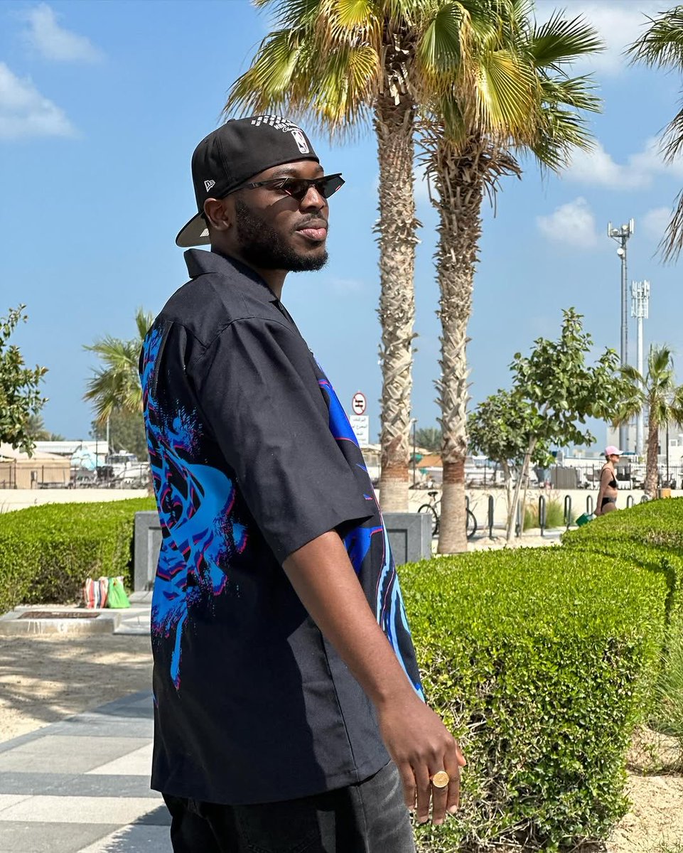 simonsaysdrip's tweet photo. WORLD BLACK FANTASY: HOW TAYO OKOYA’S DUBAI-BASED BRAND IS REDEFINING STREETWEAR WITH ART, MUSIC, AND BLACK CULTURE

@TayoOkoya // @WBFDUBAI https://t.co/gPiGPeBiqd