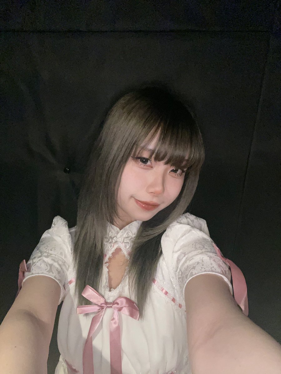 バーいんしたよー！
久しぶり出勤だよお
気合い入れてがんばる！！からみんな会いに来てネ( ˙꒳​˙  )♡