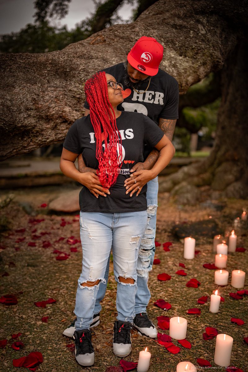 PicsNdrones's tweet photo. How about this lovely couple?! Had a blast working with them. #CouplesSession #Photographer Pics N Drones https://t.co/WGDc4hY5GU