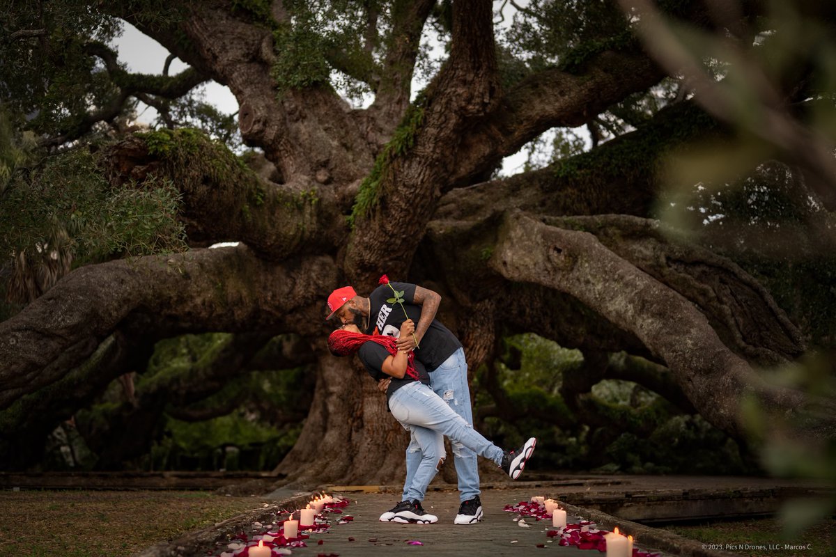 PicsNdrones's tweet photo. How about this lovely couple?! Had a blast working with them. #CouplesSession #Photographer Pics N Drones https://t.co/WGDc4hY5GU