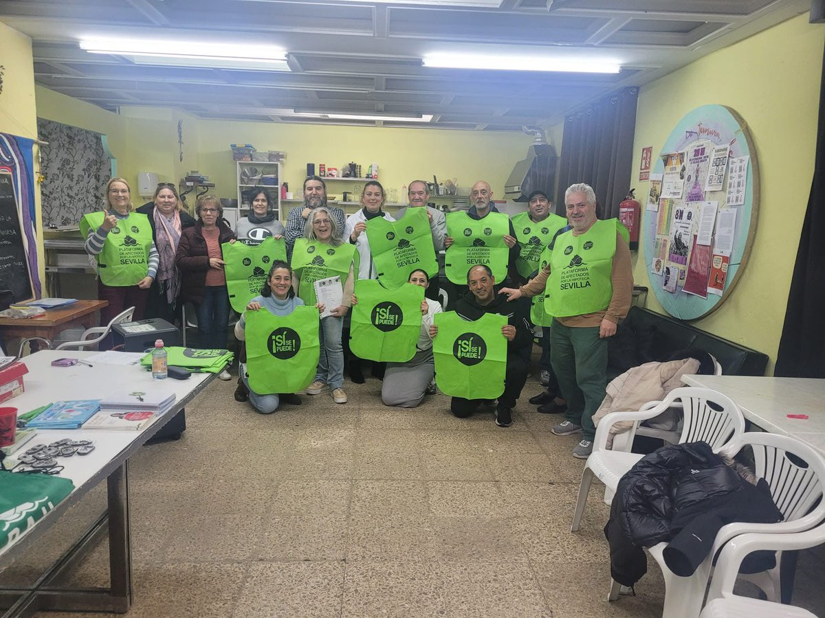 SUSPENDIDO DESAHUCIO
<a href="/caixabank/">CaixaBank</a> a través de  #PromontoriaYellostone ha intentado desahuciar, por 2 vez a nuestra compha Pilar una mujer mayor con 2 nietas a cargo, Pero la lucha de nuestras compahs lo ha impedido💪
Seguimos✊
#LogrosPAH  
#LogrosPahSevilla