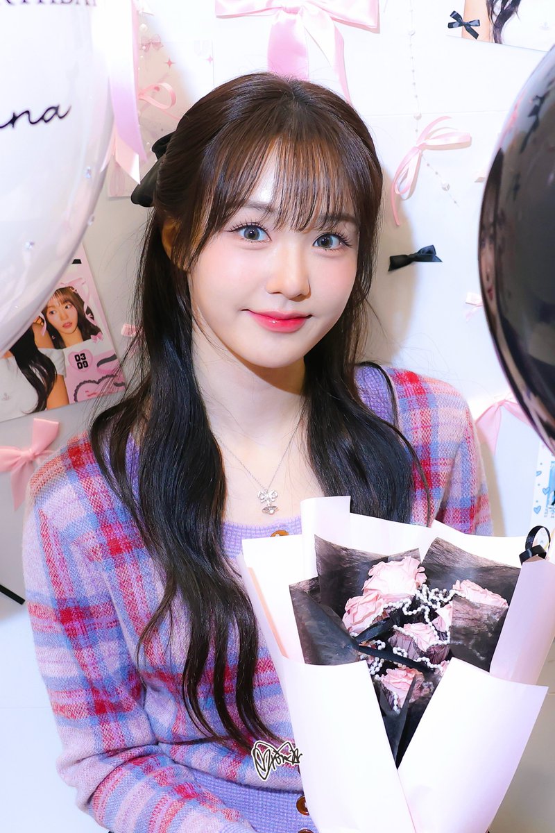 3O9na_oO's tweet photo. 250309 🎀

最上級にかわいいの~젤이뻐🐰💗
#WOOAH #우아 #NANA #나나 #ナナ https://t.co/TfXNzQn5Bt