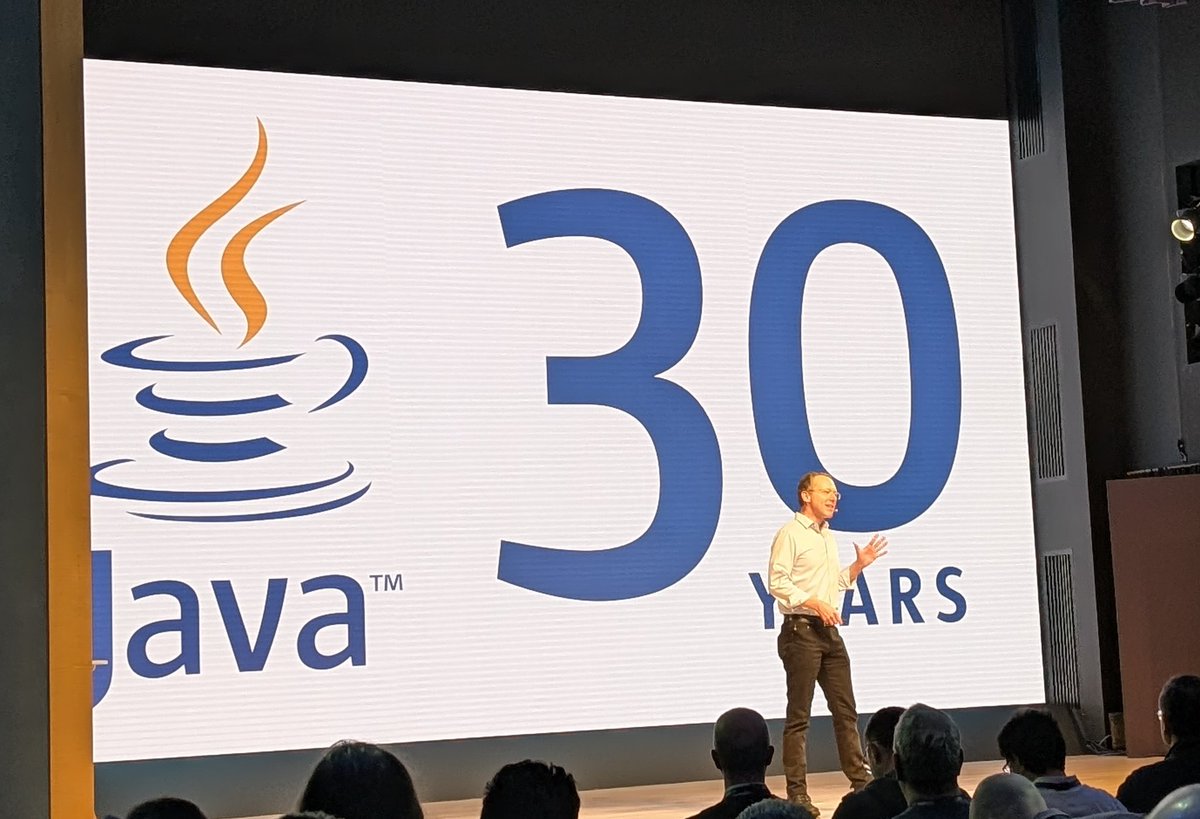 vilojona's tweet image. Se acabo 😰 It's been a great @JavaOne #javaone25, very well organised, great talks, a lot of friends and tons of new projects to do 🥰
Safe flights to everyone and hope to meet you soon 🥳