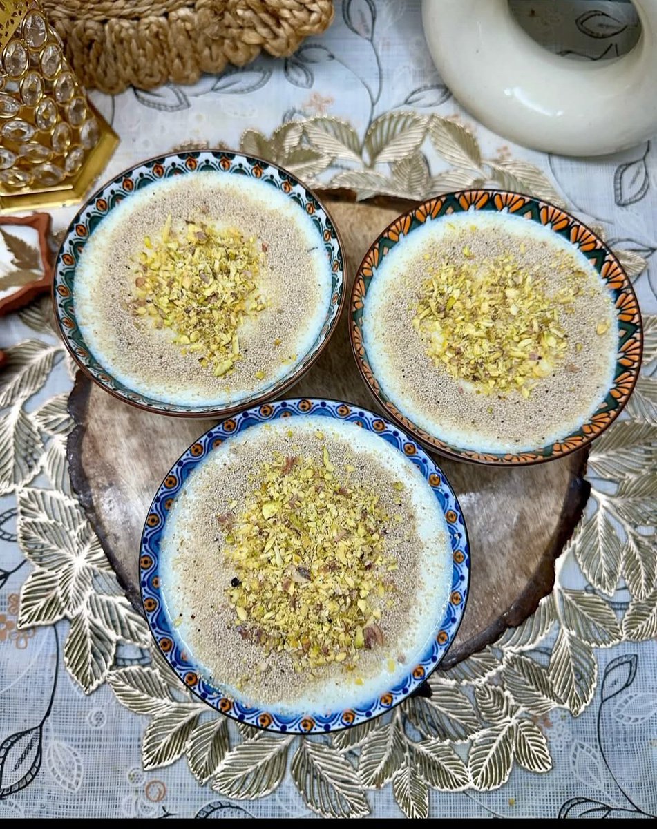 Kashur_Wanaan's tweet photo. #Iftari in kashmir is incomplete with out this sweet dish #Frine https://t.co/lMemPmllN6