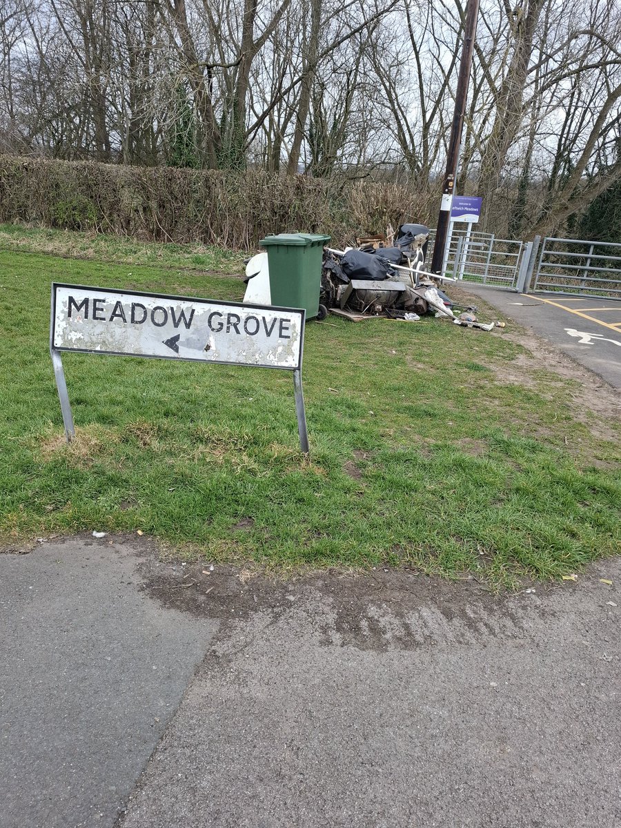 scottmacsinger's tweet photo. @Go_CheshireWest @CheshireWestNws 
Over a week ago i was told the council had stacked this to come back and remove?! Are they waiting for the fire service to get rid after the lovely youth's around leftwich have set fire to it? https://t.co/eiSchrSgmm