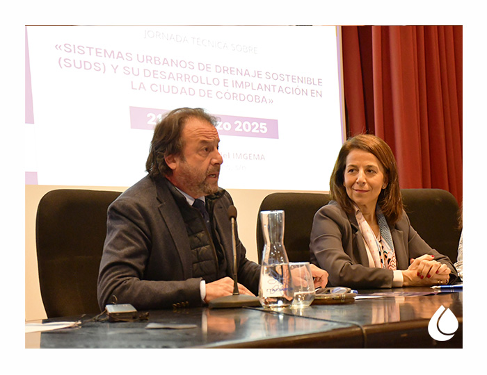 emacsa_es's tweet photo. 𝐋𝐚 𝐂𝐚́𝐭𝐞𝐝𝐫𝐚 𝐄𝐌𝐀𝐂𝐒𝐀 𝐫𝐞𝐮́𝐧𝐞 𝐚 𝐞𝐱𝐩𝐞𝐫𝐭𝐨𝐬 𝐝𝐞𝐥 𝐬𝐞𝐜𝐭𝐨𝐫 𝐝𝐞𝐥 𝐚𝐠𝐮𝐚 𝐞𝐧 𝐄𝐬𝐩𝐚𝐧̃𝐚 𝐩𝐚𝐫𝐚 𝐚𝐛𝐨𝐫𝐝𝐚𝐫 𝐥𝐚 𝐢𝐦𝐩𝐥𝐚𝐧𝐭𝐚𝐜𝐢𝐨́𝐧 𝐝𝐞 𝐒𝐔𝐃𝐒 𝐞𝐧 𝐥𝐚𝐬 𝐜𝐢𝐮𝐝𝐚𝐝𝐞𝐬
·
Leer noticia completa 👇
https://t.co/kmaLEY0uxl https://t.co/cBSlWlOa2W