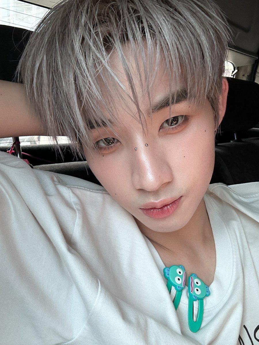 hongshihoshi03's tweet photo. กลับบ้านดีดีคับทุกคน วันนี้สนุกมากมาย
ไว้มาร้องเพลงให้ฟังที่ทะเลอีกนะ!! รอแมนติกรอแมนใจเว่อ 🌊🏄🤘🏻❣️
#LYKN
#PattayaMusicFestivalxLYKN https://t.co/Lr9ZcMngpZ