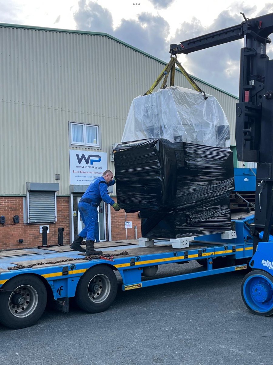OCP-110 Ton Chin Fong Press leaving our Worcester Presses facility, making this the 100th OCP-110 Ton sold by us !! 🎉🤩🛠

📞 For more information call us: 01384 392 266 

📧 Email our sales team: sales@worcesterpresses.co.uk