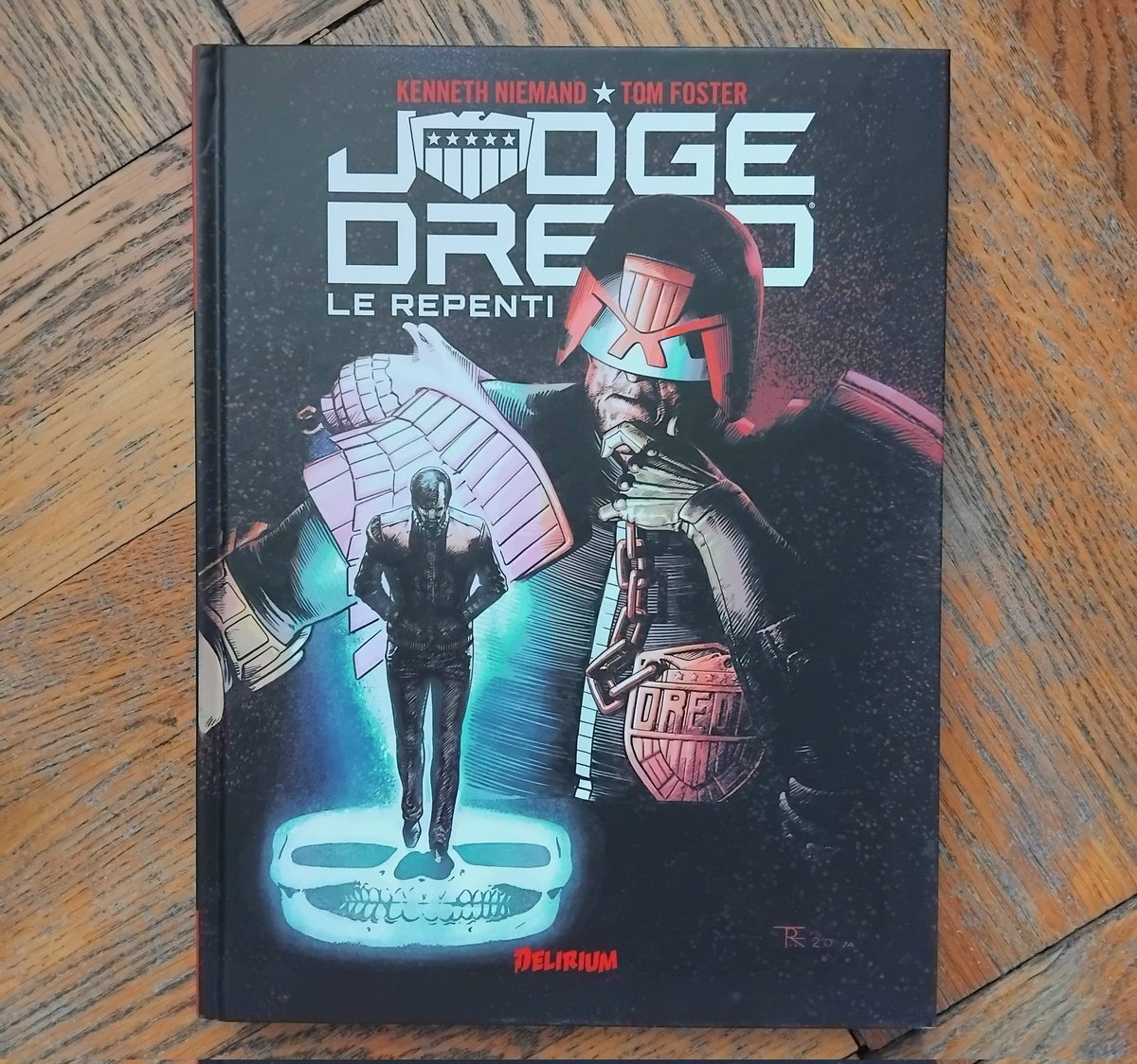 UniversComics's tweet photo. #JudgeDredd de retour chez #Delirium avec "Le repenti". Un autre album ultra conseillé à découvrir en vidéo :
https://t.co/9qIrJeFT3Q
#comics #bd #sciencefiction #comicbooks
#kennethniemand et #TomFoster https://t.co/5jpfFljQ2F