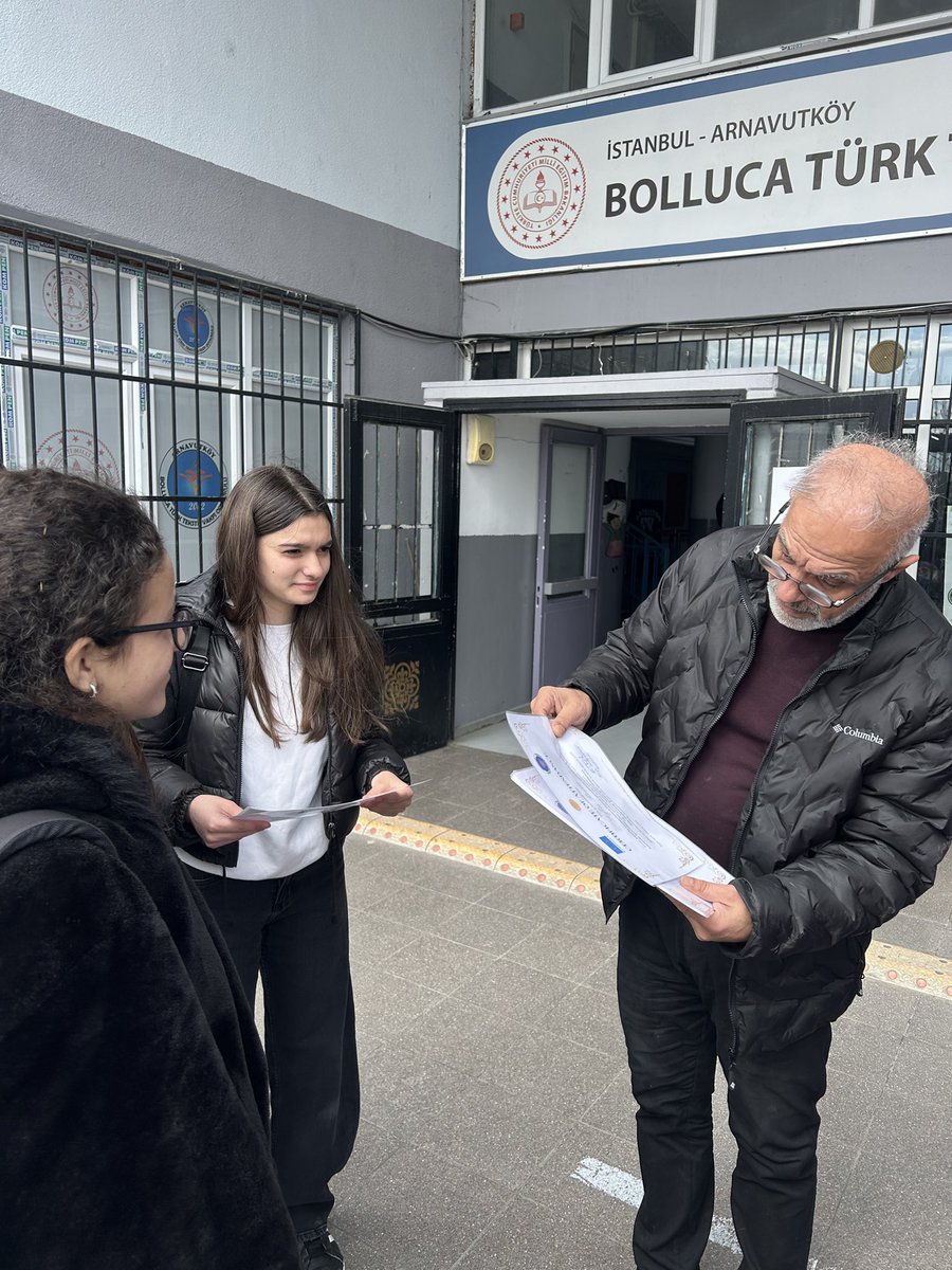BollucaTUTEVOrtaokulu (@bollucatutevoo) on Twitter photo ERASMUS projesi kapsamında İtalya’dan okulumuza gelen misafirlerimize sertifikalarını ve hediyelerini vererek uğurladık. <a href="/ARNAVUTKOYMEM/">Arnavutköy İlçe Millî Eğitim Müdürlüğü</a> ERASMUS projesi kapsamında İtalya’dan okulumuza gelen misafirlerimize sertifikalarını ve hediyelerini vererek uğurladık. <a href="/ARNAVUTKOYMEM/">Arnavutköy İlçe Millî Eğitim Müdürlüğü</a>