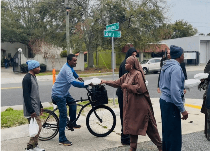 TheFinalCall's tweet photo. Ramadan: A time of service to humanity
https://t.co/2xIIYSYYG8
#Ramadan #RamadanMubarak https://t.co/f73tuFydus