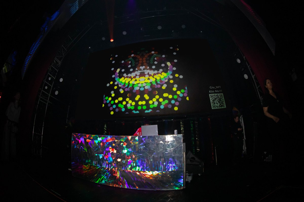 Opa! Carnaval 2025🥳🫶
🇧🇷✨A <a href="/TezosCommons/">Tezos Commons</a> e o <a href="/GroupDotBR/">Group Dot BR - NY's only Brazilian theater company</a> brilharam na grande exposição cultural brasileira em Nova Iorque, fevereiro de 2025! Arte, tecnologia e inovação se uniram no evento, onde participei com NFTs inspirado no Carnaval. 🎭🚀 #Tezos #DOTBR #CulturaBrasileira