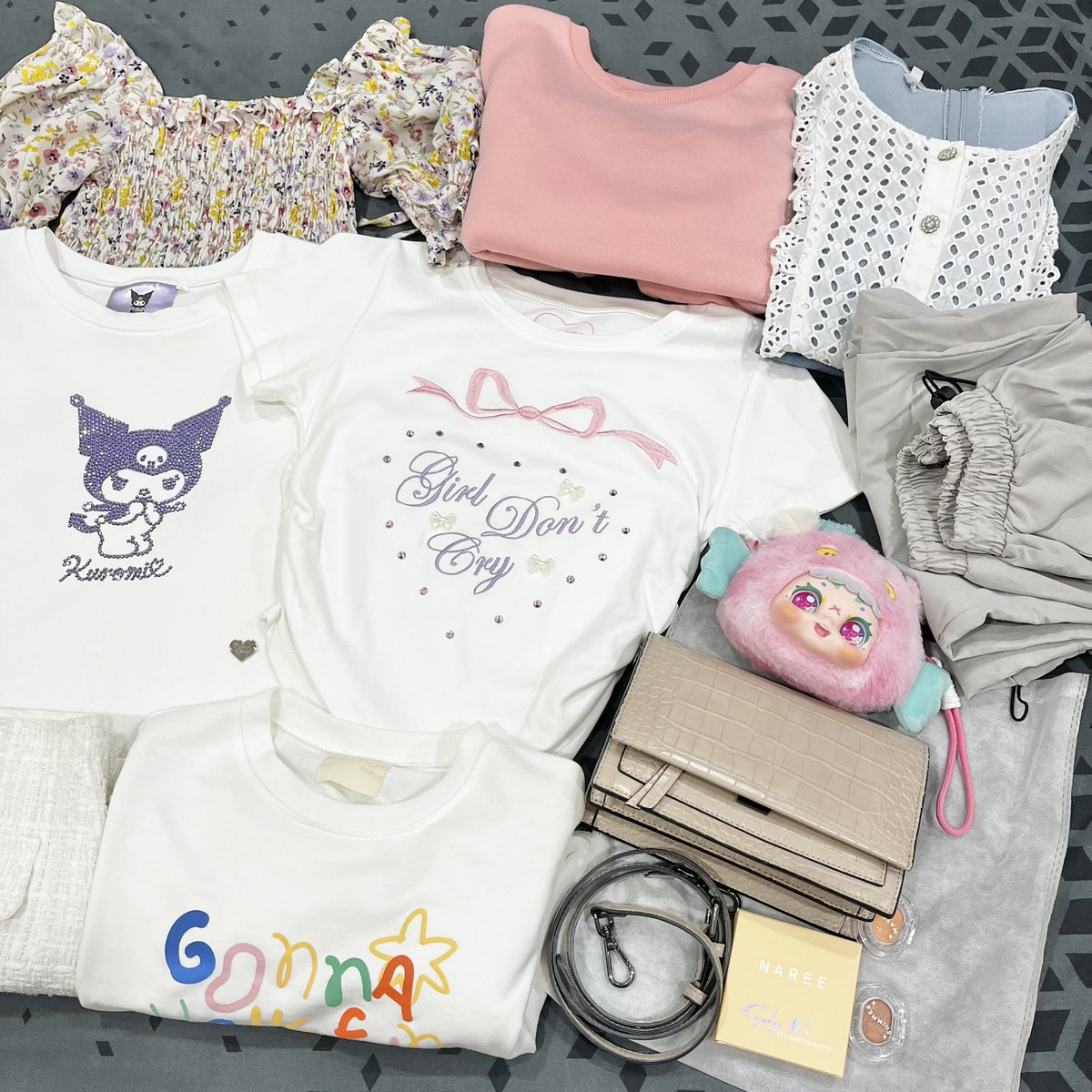 rrabbitsoobin's tweet photo. ส่งต่อเสื้อผ้า งานไอจี แฟชั่น cintage bester
nineties mon2sun longsaidoo ⋆｡˚✿ 🍒

🐰 มีเยอะกว่าในรูปนะคะ 

📝 ปัก + รี ลด 5.-
💌 ค่าส่งเหมา 30.-

#ส่งต่อเสื้อผ้า #cintage #stylistshop #ส่งต่อคสอ #vghbkk #โล๊ะเสื้อผ้า #ส่งต่อเสื้อผ้ามือสอง #ส่งต่อเสื้อผ้ามือ2 #เสื้อผ้ามือ2 https://t.co/IBRVYYmxkg
