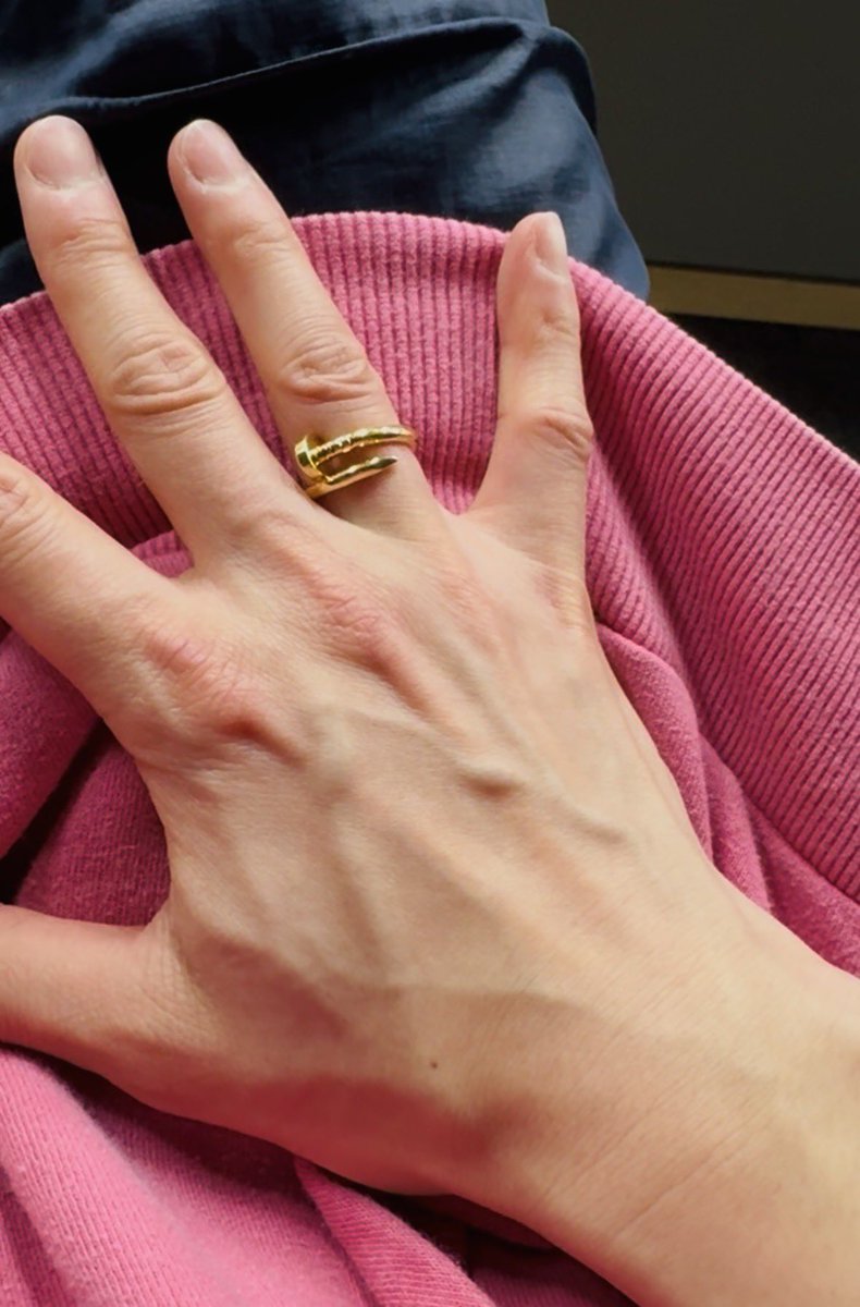 淳太くん初日お疲れさまでした！ 素敵な指輪とお馴染みのトレーナー