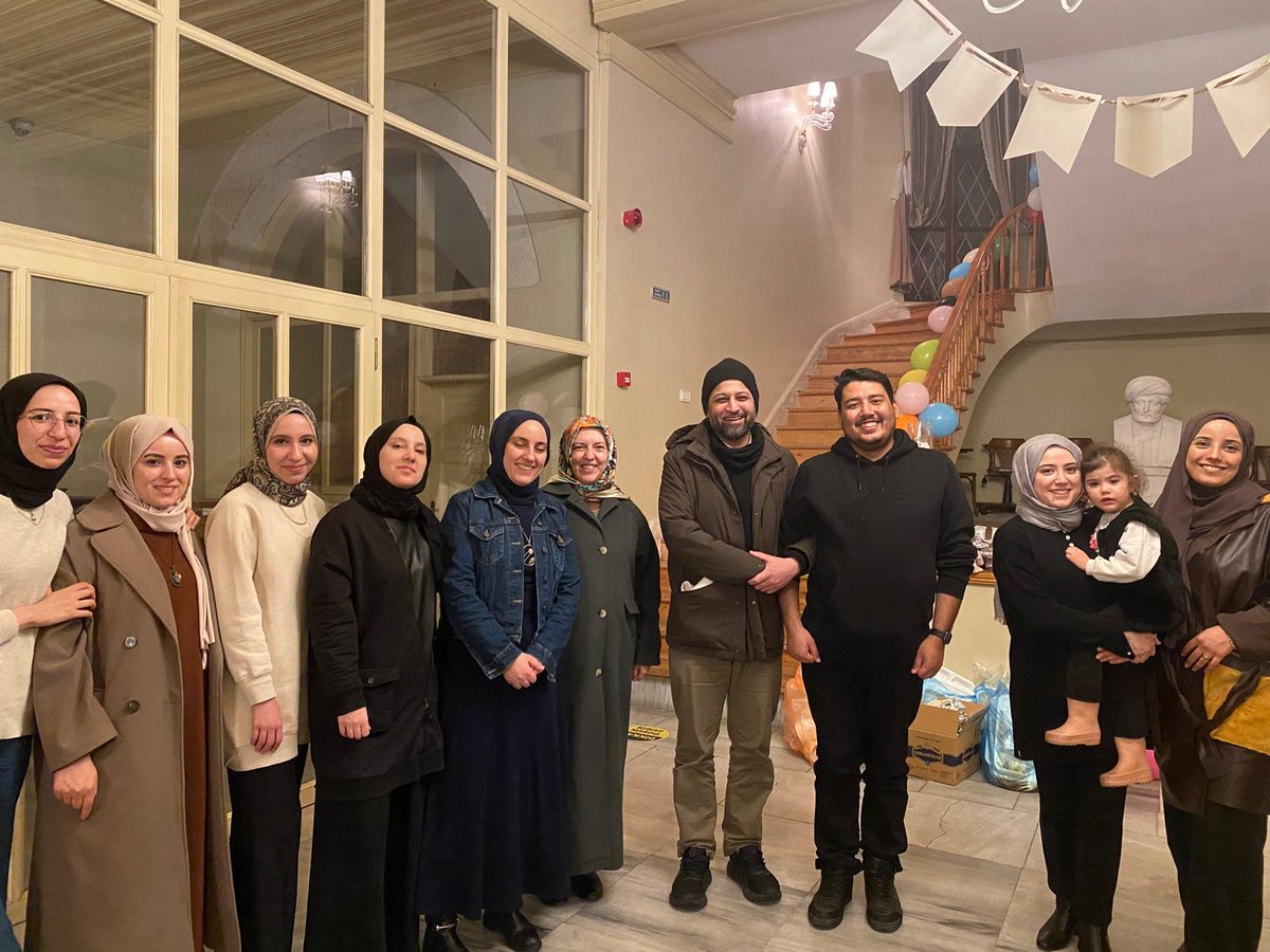 IUTEAM2025's tweet photo. IUTEAM olarak 18 Mart'ta kıymetli Öğr. Gör. Dr. Elif Tokay hocamız önderliğinde mezunlarımızla birlikte ilk iftarımızı gerçekleştirdik. 

Bizleri yalnız bırakmayan Doç. Dr. Fatih Varol ve özel konuğumuz Dr. Yasser Qureshy hocalarımıza çok teşekkür ederiz. https://t.co/YGN8cU34OG