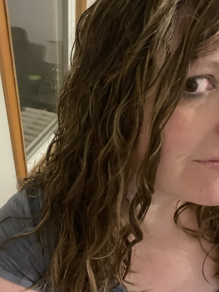 MerdyWorld79's tweet image. Fresh permed hair don’t care #ImAHairstylist #NotYourGrandmasPerm #LowMaintenance