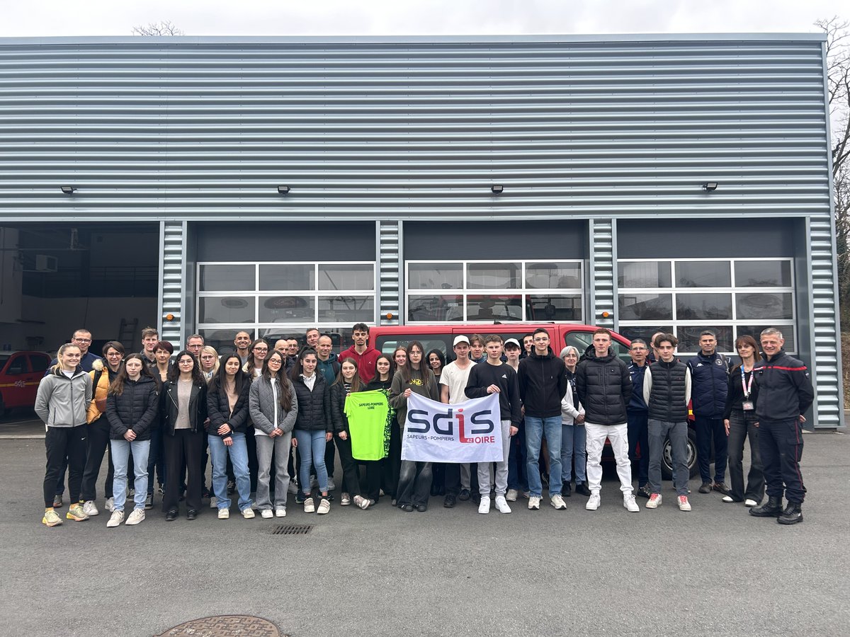 sdis42's tweet image. #EnDirect | 𝟒𝟐 athlètes du #SDIS42 ont pris la route pour #Besançon. Demain, ils représenteront fièrement notre département au #CrossNational des #pompiers. 🏃🏻‍♀️🏃🏼‍♂️ 
Bonne chance à tous et merci aux encadrants !
@sdis25  @PompiersFR #UDSP42 #UDSP25