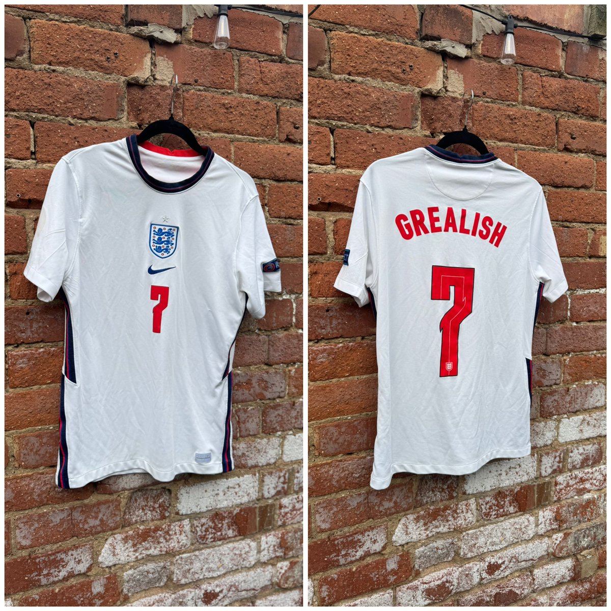 FILTHY FOOTBALL SHIRTS ENGLAND GIVEAWAY 🏴󠁧󠁢󠁥󠁮󠁧󠁿

An England game means one thing, a giveaway!

And this is easiest giveaway EVER!

If England WIN tonight vs Albania we’ll give this 2020 Home Shirt away! 

Size: Medium

To enter:
1: Follow us
2: Repost this
3: Tag a mate👇🏻

Good luck!