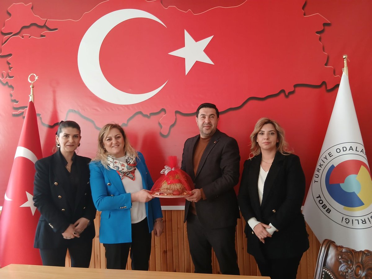 KadirBozan_36's tweet photo. 21 Mart #nevruzbayramı vesilesiyle, @Kars_Belediyesi Başkanımız Sayın @otuken_senger 'in eşi Sayın @nihalsenger ve @karskentkonseyi Kadın Meclisi Başkanı Sayın Başak Çantay, odamızı ziyaret etti. #TOBB #Kars Kadın Girişimciler Kurulu Başkanımız Sayın Müge Kaya ile birlikte kendilerini ağırlamaktan büyük memnuniyet duyduk. Bu özel gün vesilesiyle bizlerle bir araya gelerek Nevruz Bayramı’nı kutlayan Sayın Nihal Senger ve Sayın Başak ��antay’a nazik ziyaretleri için teşekkür ederim.