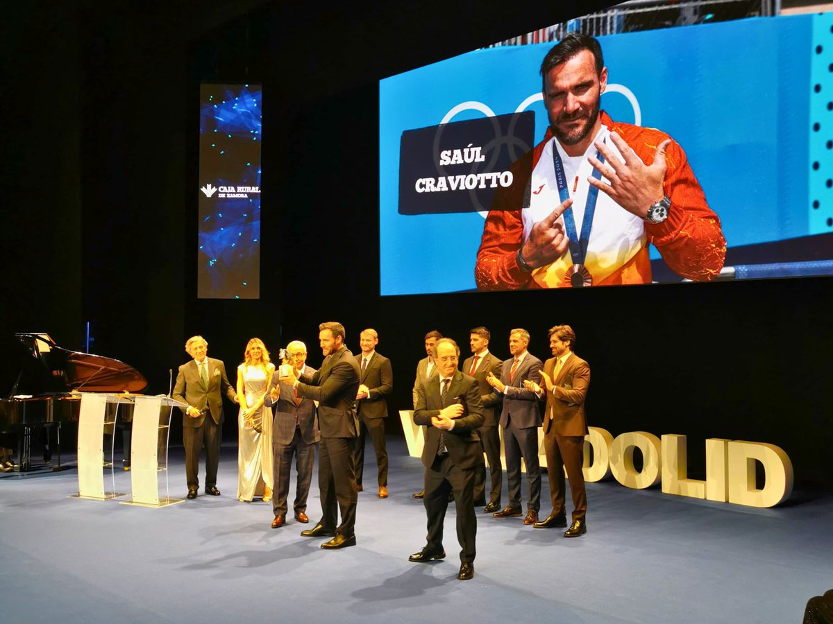 APDValladolid's tweet image. No queremos finalizar la semana sin reconocer el apoyo de los que habéis aportado vuestro granito de arena para que todo saliera perfecto.

@UEMC, @estrellagalicia, @CocaCola_es, VASA Arroyo, Clauval Artesanos, @villachicawine y @emanvaragourmet: ¡GRACIAS! 🙌

#GalaDeporte2025