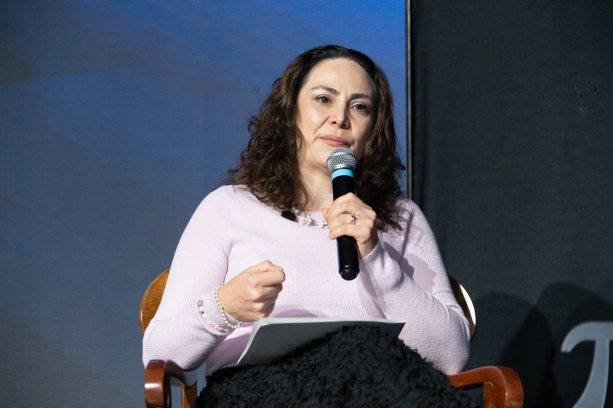 Sas_Colombia's tweet image. Liderazgo público clave en #HelloDataColombIA: @Purdinola (@DANE_Colombia) y Sindey Bernal (Consejería p/ la Reconciliación) con @jhpelaez debatieron eficacia, transparencia y reconciliación. Exploraron IA, datos y colaboración para un sector público eficiente y cercano.