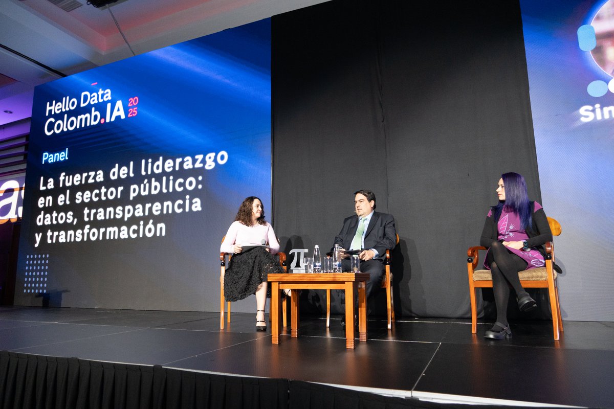 Sas_Colombia's tweet image. Liderazgo público clave en #HelloDataColombIA: @Purdinola (@DANE_Colombia) y Sindey Bernal (Consejería p/ la Reconciliación) con @jhpelaez debatieron eficacia, transparencia y reconciliación. Exploraron IA, datos y colaboración para un sector público eficiente y cercano.