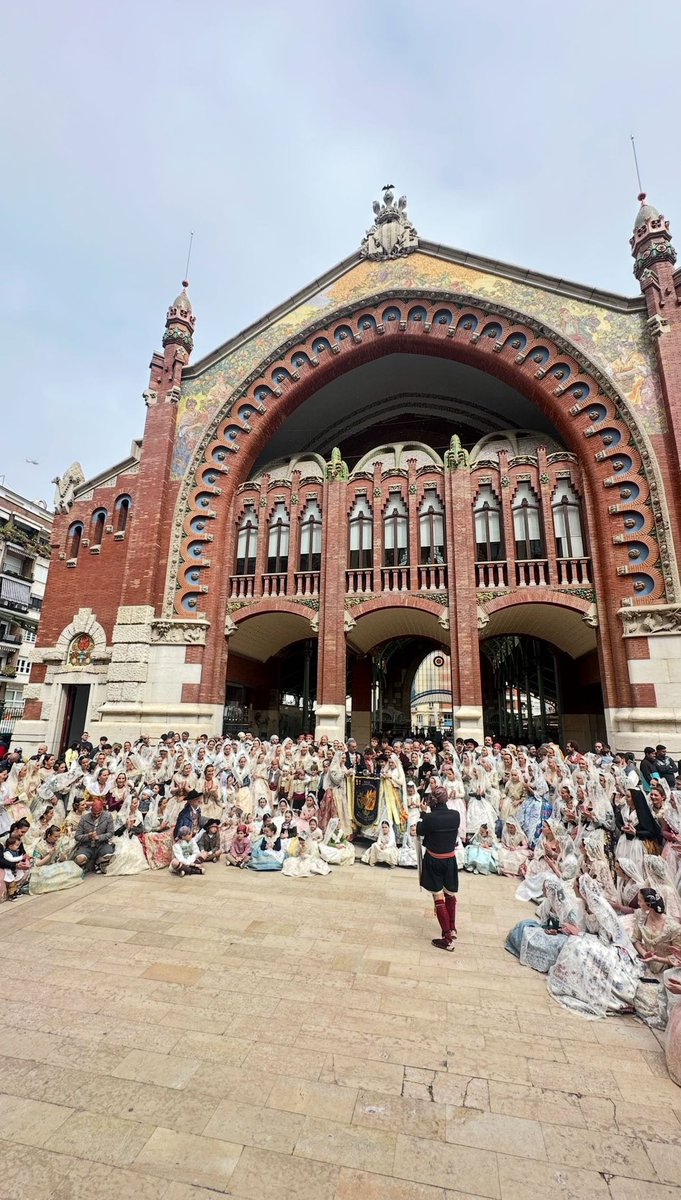 Han sido unas grandes Fallas. Y lo han sido porque todos hacemos que lo sean. Somos una falla grande, y una gran falla, y eso nunca es fácil.
Vivas las fallas 2025!!
…
…
Y las de 2026, que empiezan hoy!
#somosdeconde #fallas #valencia