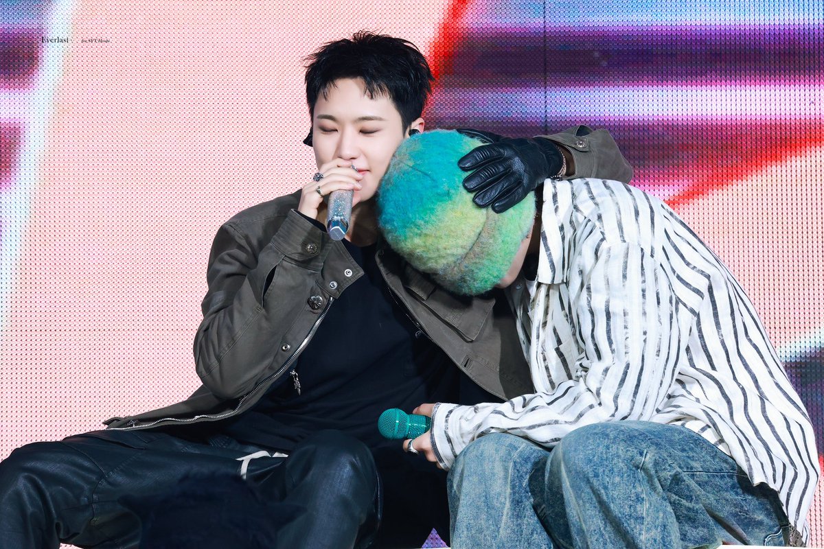 Everlast_96 (@everlastksy_96) on Twitter photo 250321 SEVENTEEN in Carat Land D2
🫂
ㅠㅠㅠㅠㅠㅠㅠㅠㅠㅠㅠㅠㅠ
#세븐틴 #SEVENTEEN #SVT #호시 #HOSHI #ホシ #순영
<a href="/pledis_17/">세븐틴(SEVENTEEN)</a> 250321 SEVENTEEN in Carat Land D2
🫂
ㅠㅠㅠㅠㅠㅠㅠㅠㅠㅠㅠㅠㅠ
#세븐틴 #SEVENTEEN #SVT #호시 #HOSHI #ホシ #순영
<a href="/pledis_17/">세븐틴(SEVENTEEN)</a>