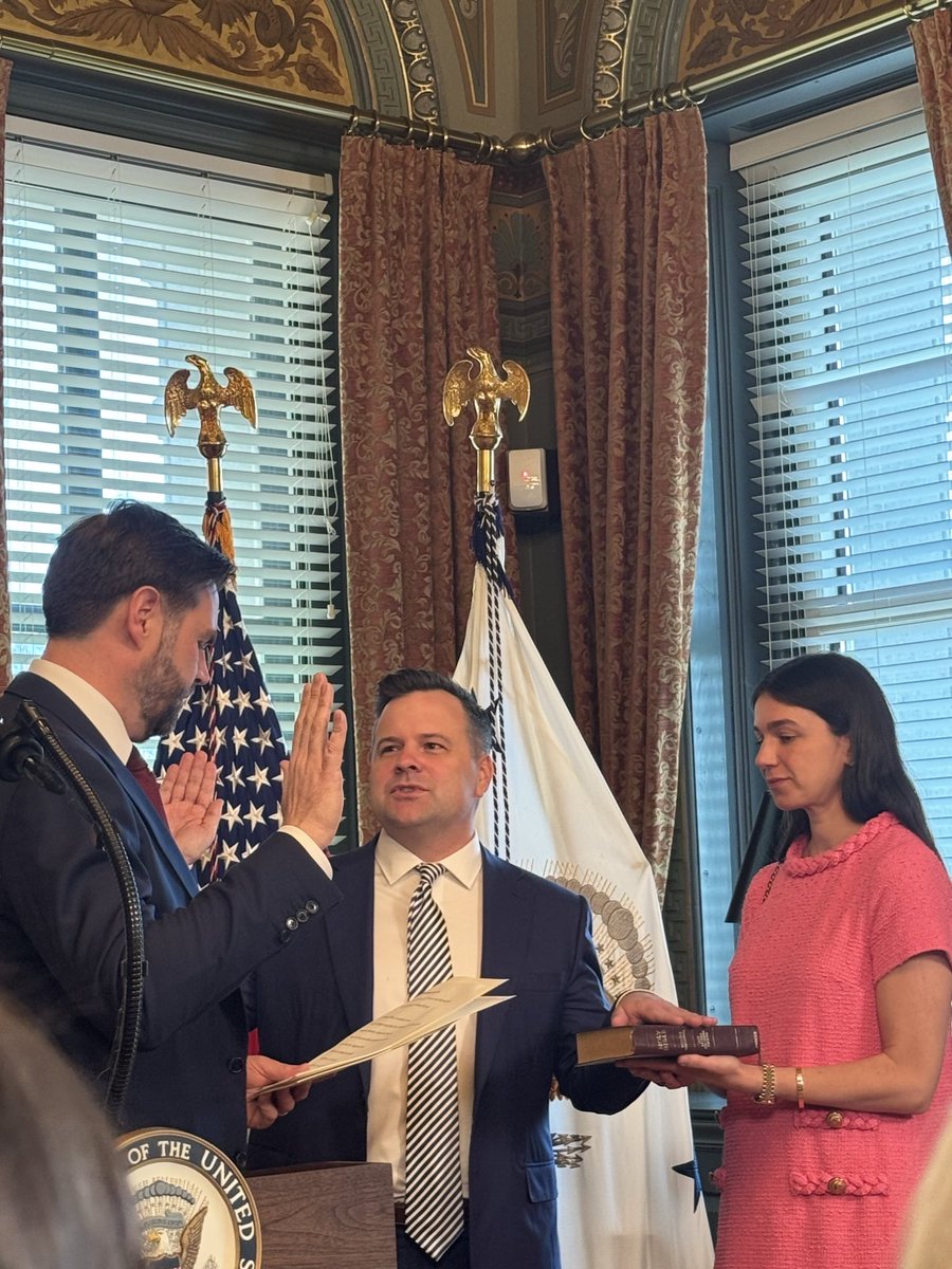 AGPamBondi's tweet image. Congratulations to my friend Bill Pulte on being sworn in as the U.S. Director of Federal Housing by our amazing Vice President, JD Vance. Bill will do great work!