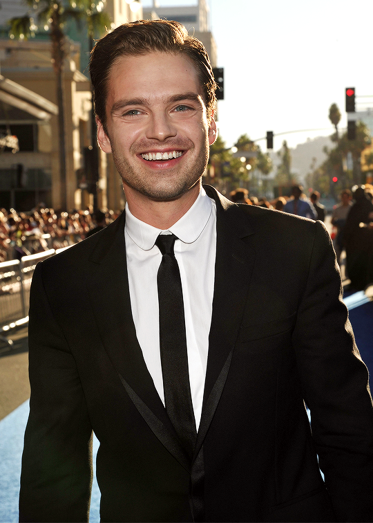 tbolts_news's tweet photo. Sebastian Stan at the 'CAPTAIN AMERICA: THE FIRST AVENGER' premiere in 2011. https://t.co/qHVuAHOBhd
