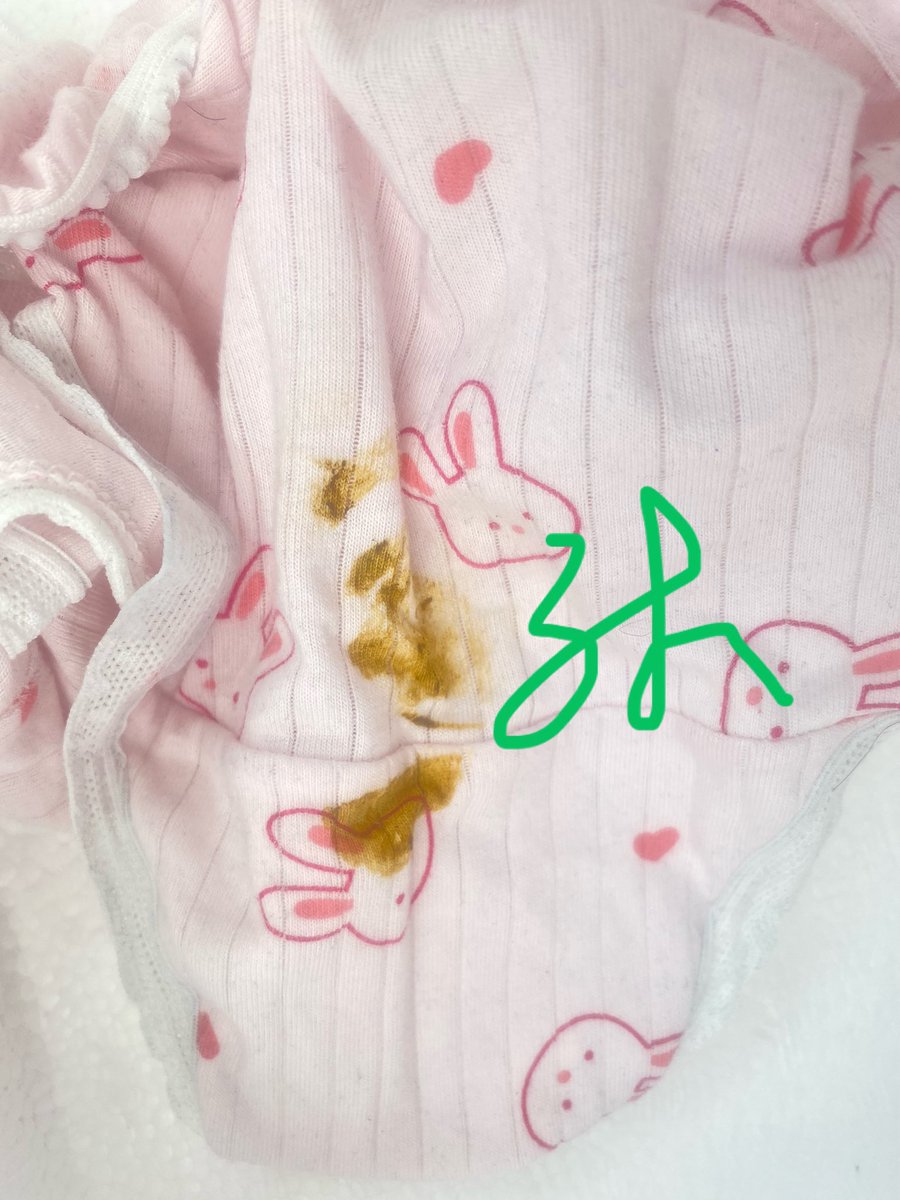 改天再做一条这样的内裤，必须让贱狗戴锁套头慢慢舔慢慢闻 #原味内裤 #原味袜子 #黄金圣水 https://t.co/kjnw0y3Ab3