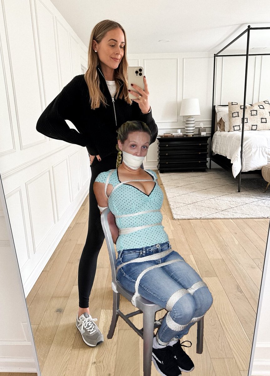 In the case of a burglary, it is important to neutralize the owner first. For an extra humiliation, the burglar positioned her victim in front of the large wall mirror and took souvenir photos #Bondage #Chairtied #Ropes #Burglary #Seile #Gefesselt #Cuerdas #ChicaAtada #Gagged