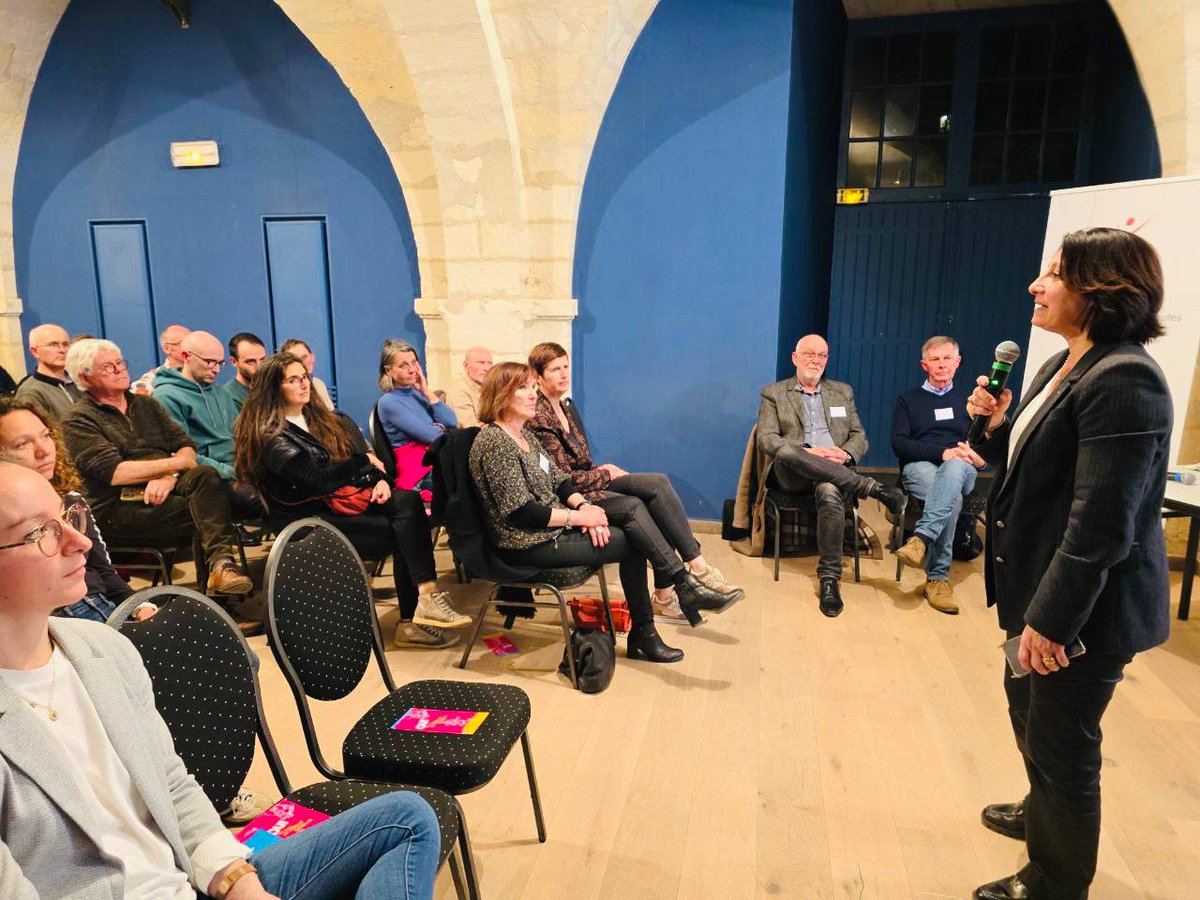 [Actualité de l'Ordre 📰]

<a href="/PMathieuMK/">Pascale Mathieu</a>, présidente du <a href="/cnomk/">Ordre des masseurs-kinésithérapeutes</a>, est intervenue durant la soirée de diffusion des bonnes pratiques ordinales au conseil départemental de l'ordre des masseurs-kinésithérapeutes de Charente-Maritime 🌍 afin d'évoquer notamment l'accès direct au