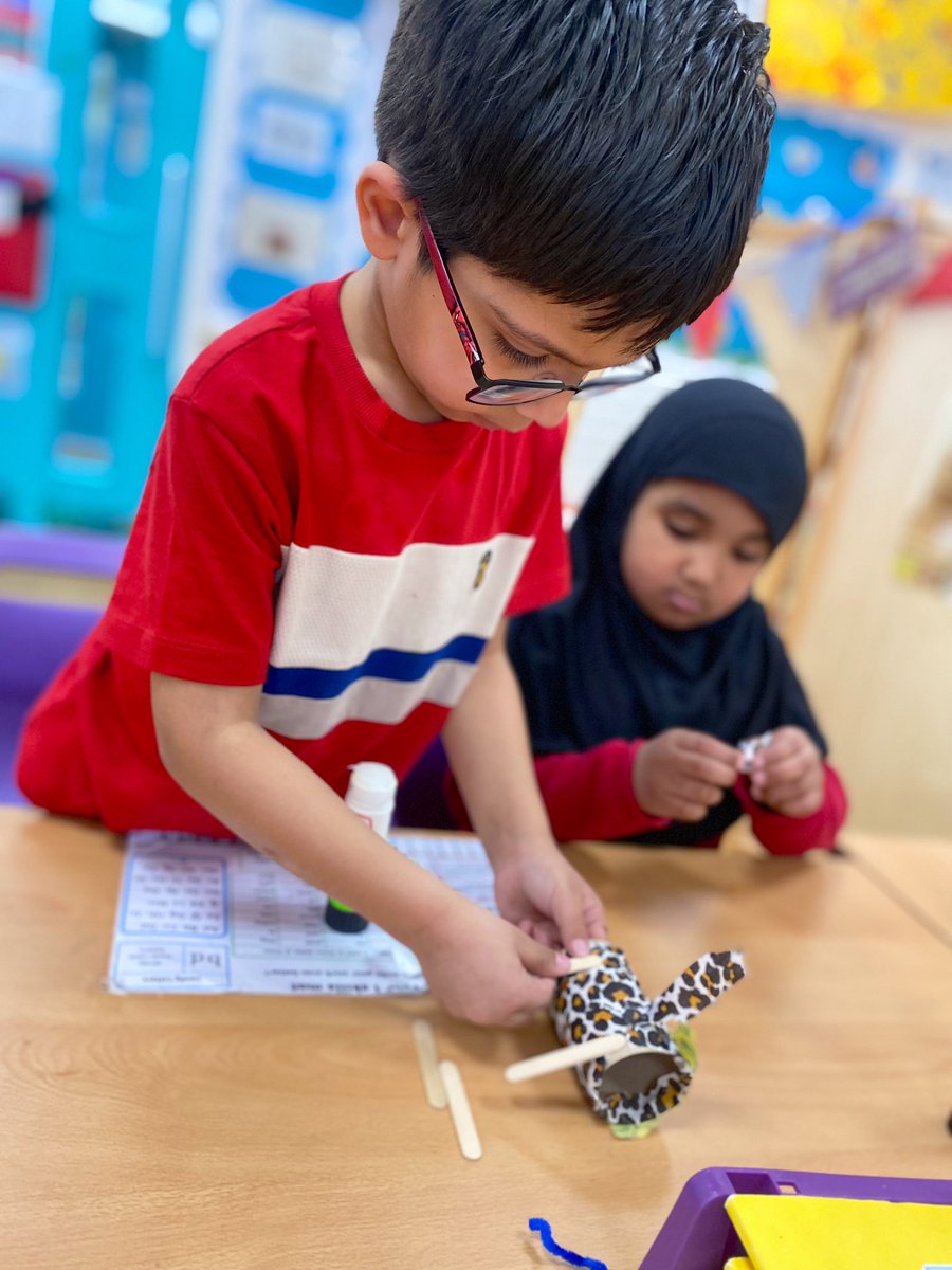 MissKingTindal's tweet photo. 🧪 It’s @ScienceWeekUK at @arktindal 🧪 

🦒🦔 Year 1 have been set the challenge to design a new animal. 🐠🐅 

🙌🏼They showed create teamwork and creativity!🙌🏼 

🏠 Don’t forget to bring your home projects in on Monday ready for our Science Fair. 🏠 

#TeamTindal @TindalMoallin https://t.co/oDafnDM3Dv