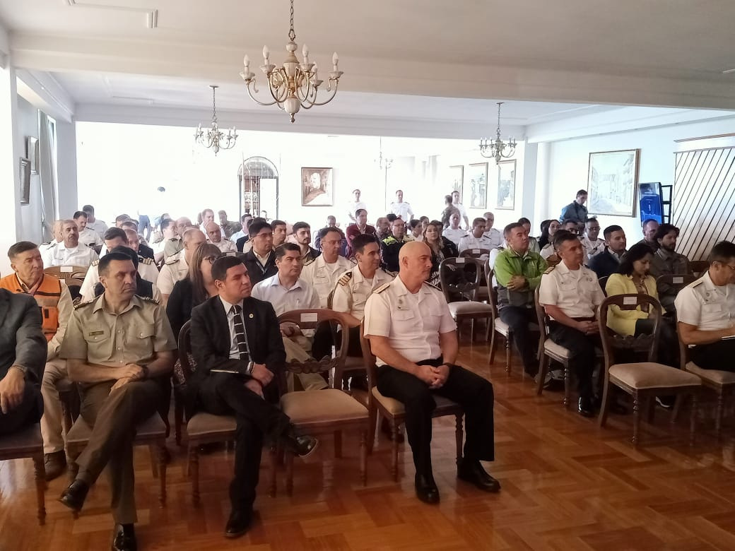 Senapred's tweet photo. #SenapredBiobio expone sobre el funcionamiento del #SINAPRED ante la amenaza de Tsunami, en jornada de capacitación organizada en conjunto con @DGTM_Chile, #SHOA y @DPRBiobio. https://t.co/5E1PpT4MEl