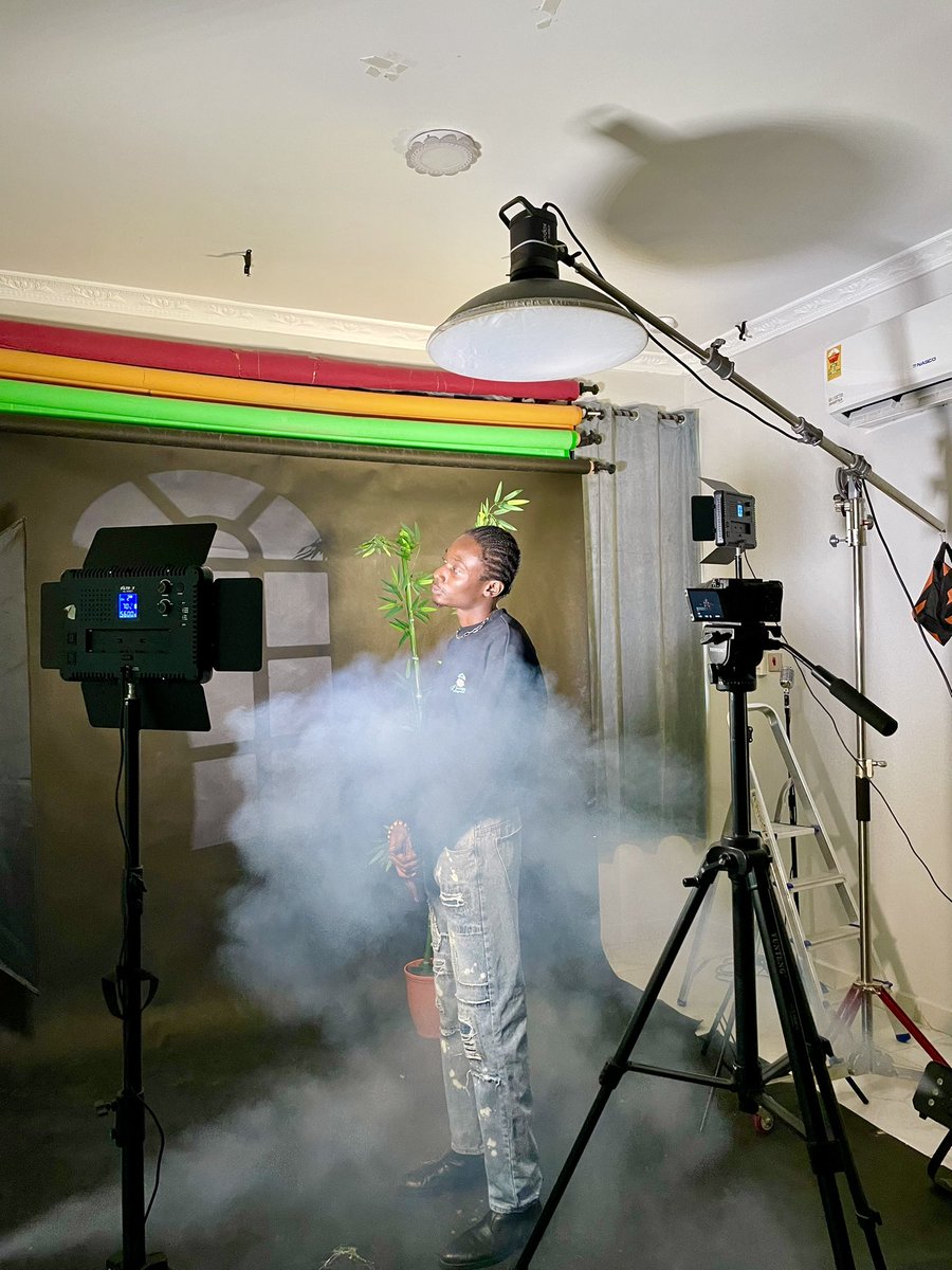 Apprisemusic's tweet photo. Apprise Session | Behind the scenes of today’s production at Apprise Studios with Telai. Creativity in motion, energy on set, and magic in the making. Stay tuned for what’s coming!

#AppriseMusic #BehindTheScenes #AppriseSession https://t.co/T9OjbgdHqD