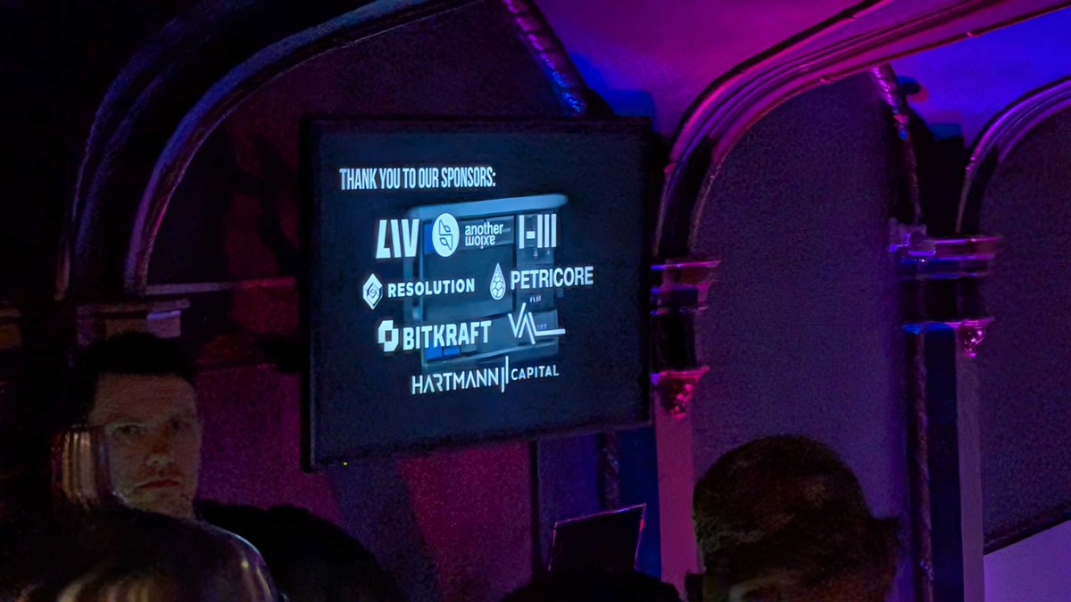 What an AMAZING GDC!

Peep <a href="/RyanCanuel/">Ryan Canuel</a> trying out <a href="/NianticLabs/">Niantic</a>'s Peridot demo, Oliver testing <a href="/bhaptics/">bHaptics</a>'s vest, and our sponsorship for the awesome <a href="/LIV/">LIV</a> XR mixer!

Thanks for another incredible year 🙏