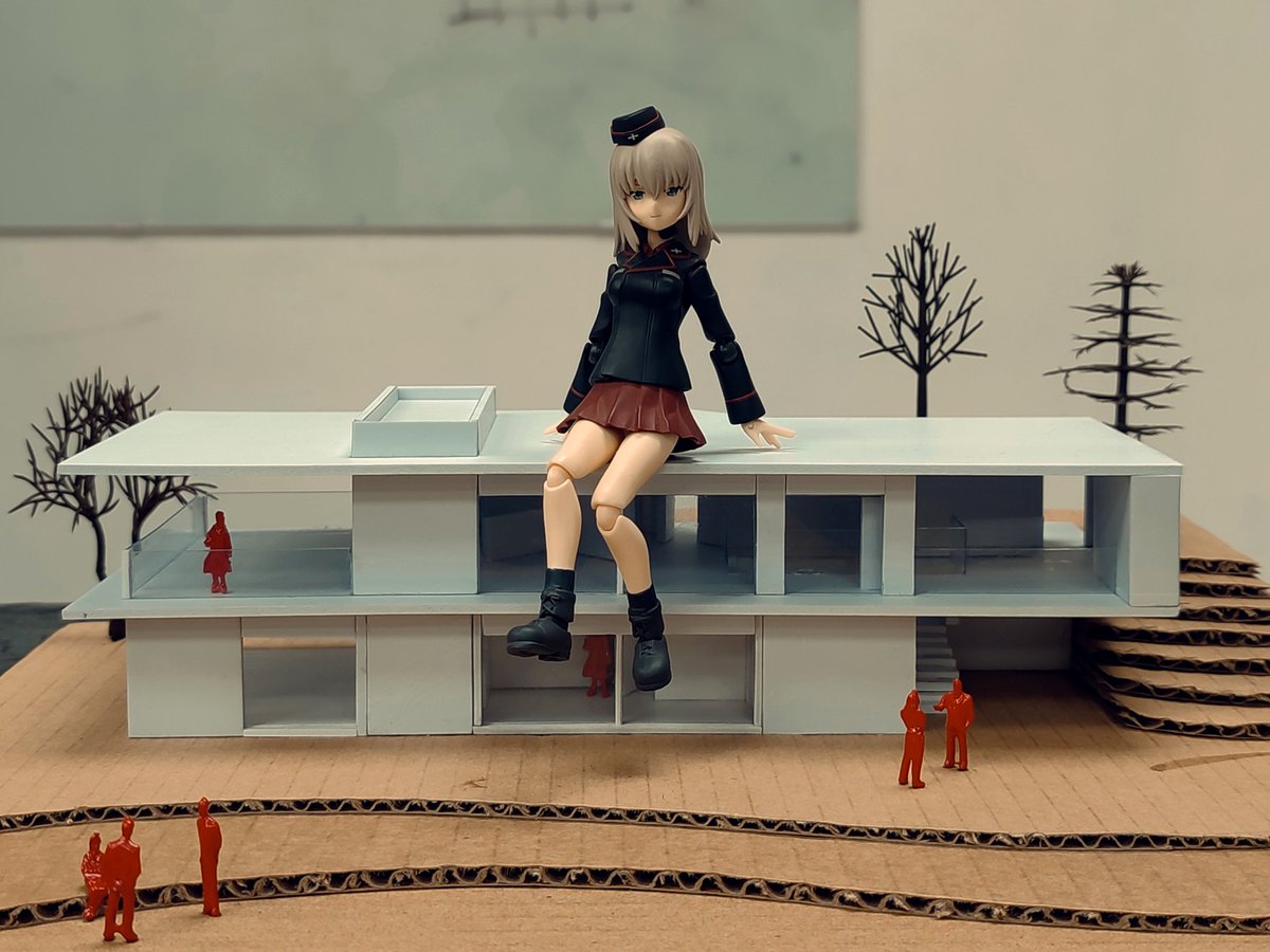 KDEslerYT's tweet image. TOARCH1の中間発表にエリカを連れて行った。エリカは私の精神的な支えとなり、私がプロジェクトを発表する間、クラスを楽しませてくれた。

#garupan #architecture #arki