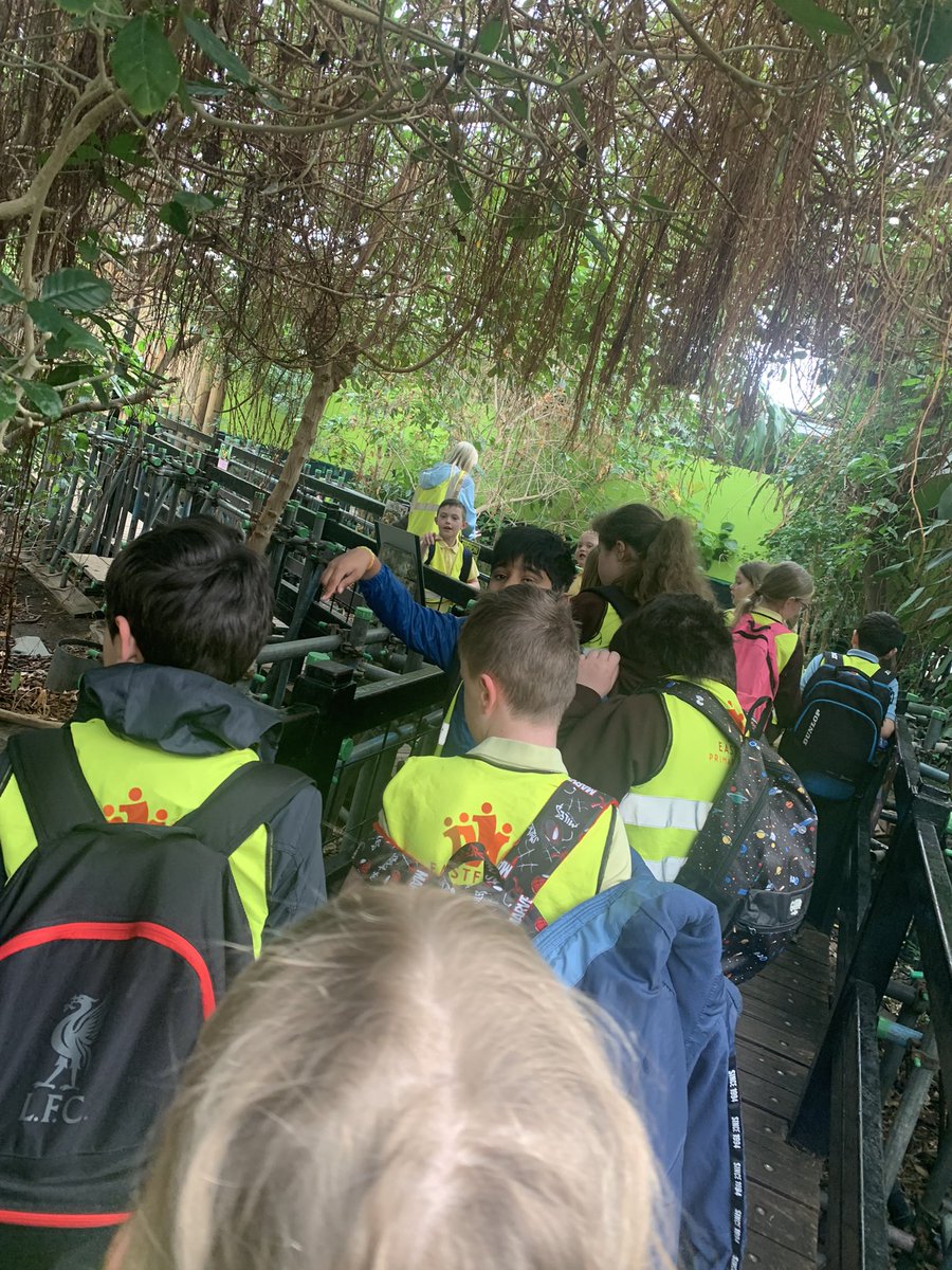 EastfieldPSHull's tweet photo. Lots of amazing things to see for #5CO today! #epsgeography #epsscience π https://t.co/L1mX9CAxoS
