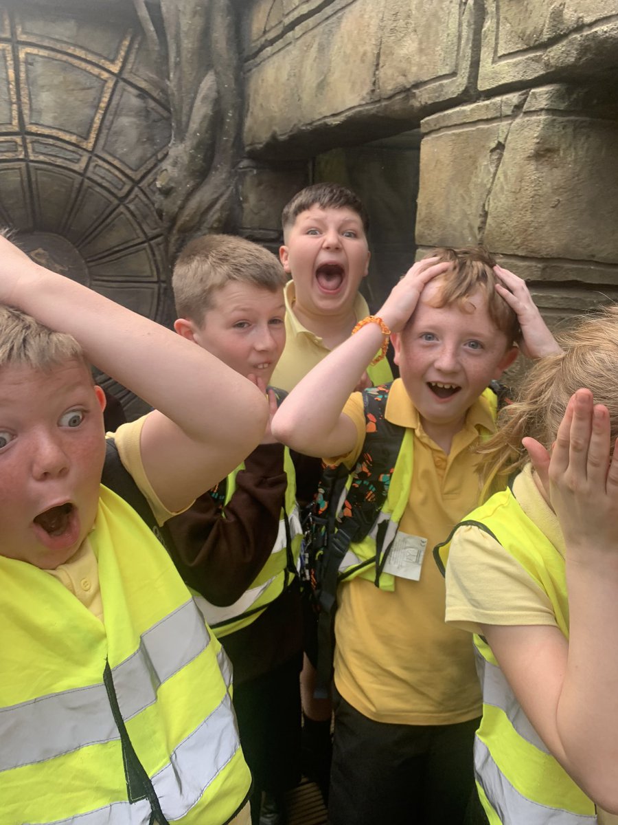 EastfieldPSHull's tweet photo. Lots of amazing things to see for #5CO today! #epsgeography #epsscience π https://t.co/L1mX9CAxoS